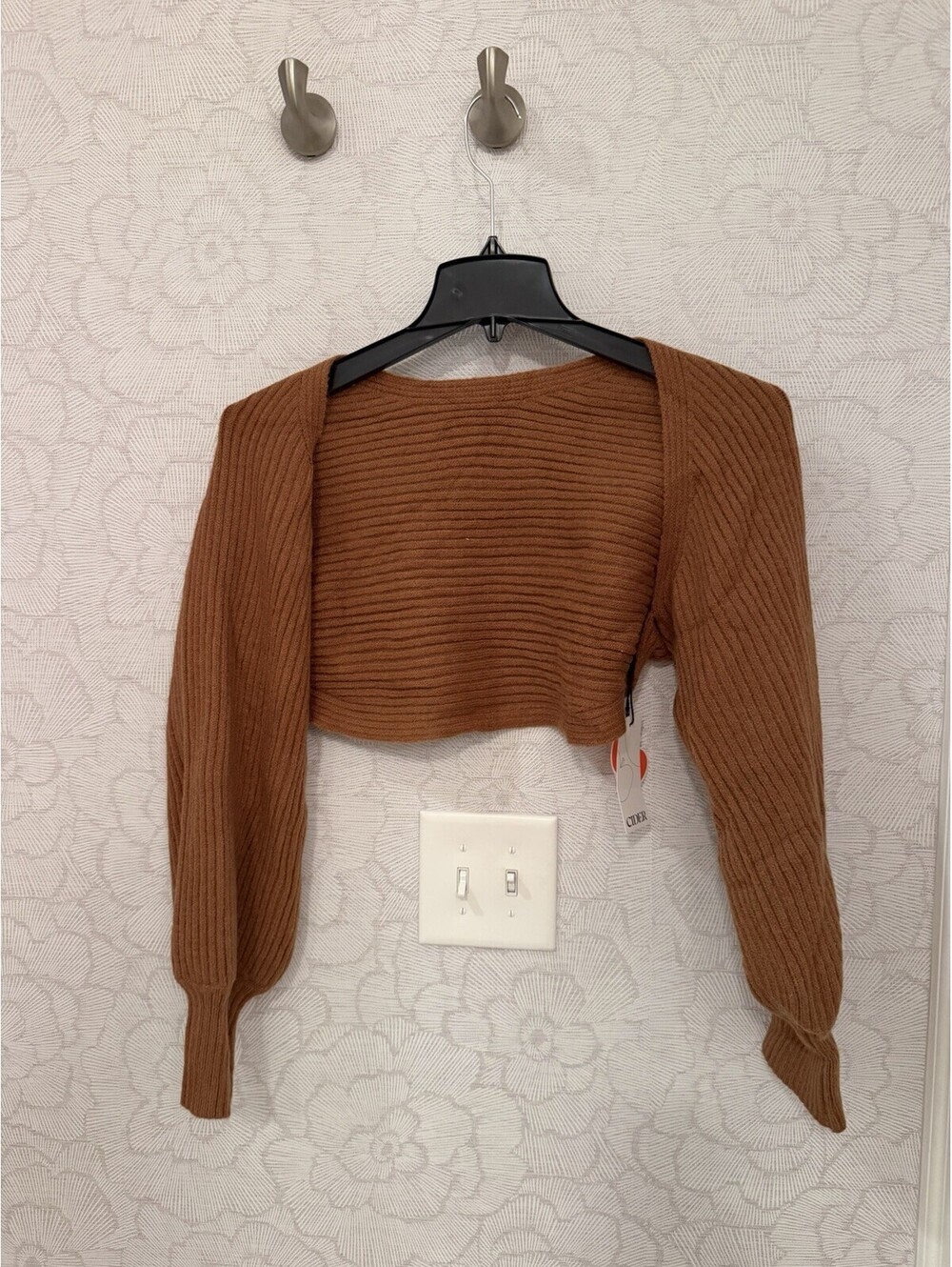 Cider Women’s Brown Solid Rib-Knit Boat Neck Balloon Sleeve Cropped Sweater XL